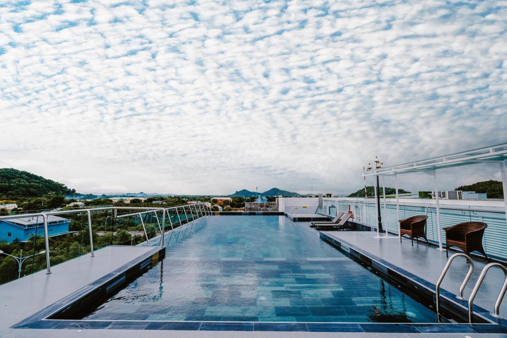Sunrise Hotel Hà Tiên Buitenkant foto